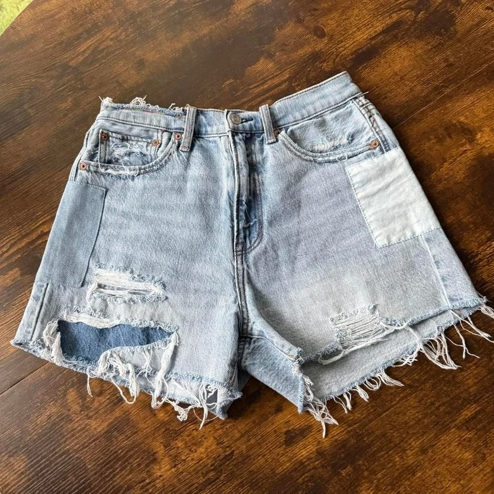 American Eagle 90s Boyfriend High Rise Patchwork Denim Shorts Size 4